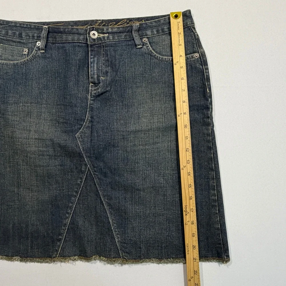 Tommy Hilfiger Denim Skirt Women's 10 Blue Raw Hem Casual Mini Jean Skirt